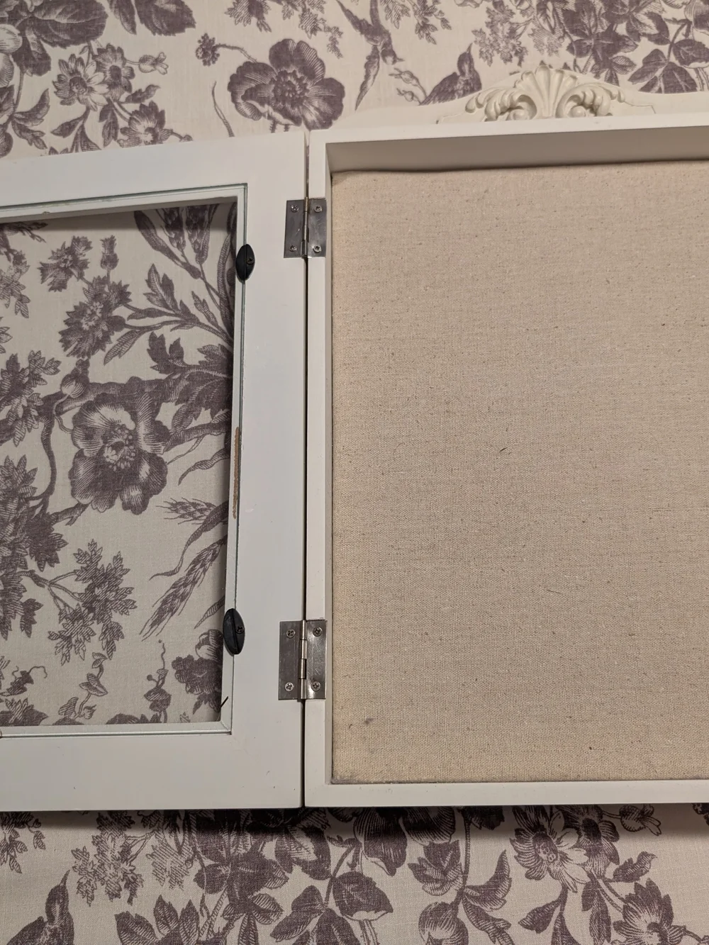 Classic Cream Decorative Shadowbox Picture Frame With Padded Insert And Pins.